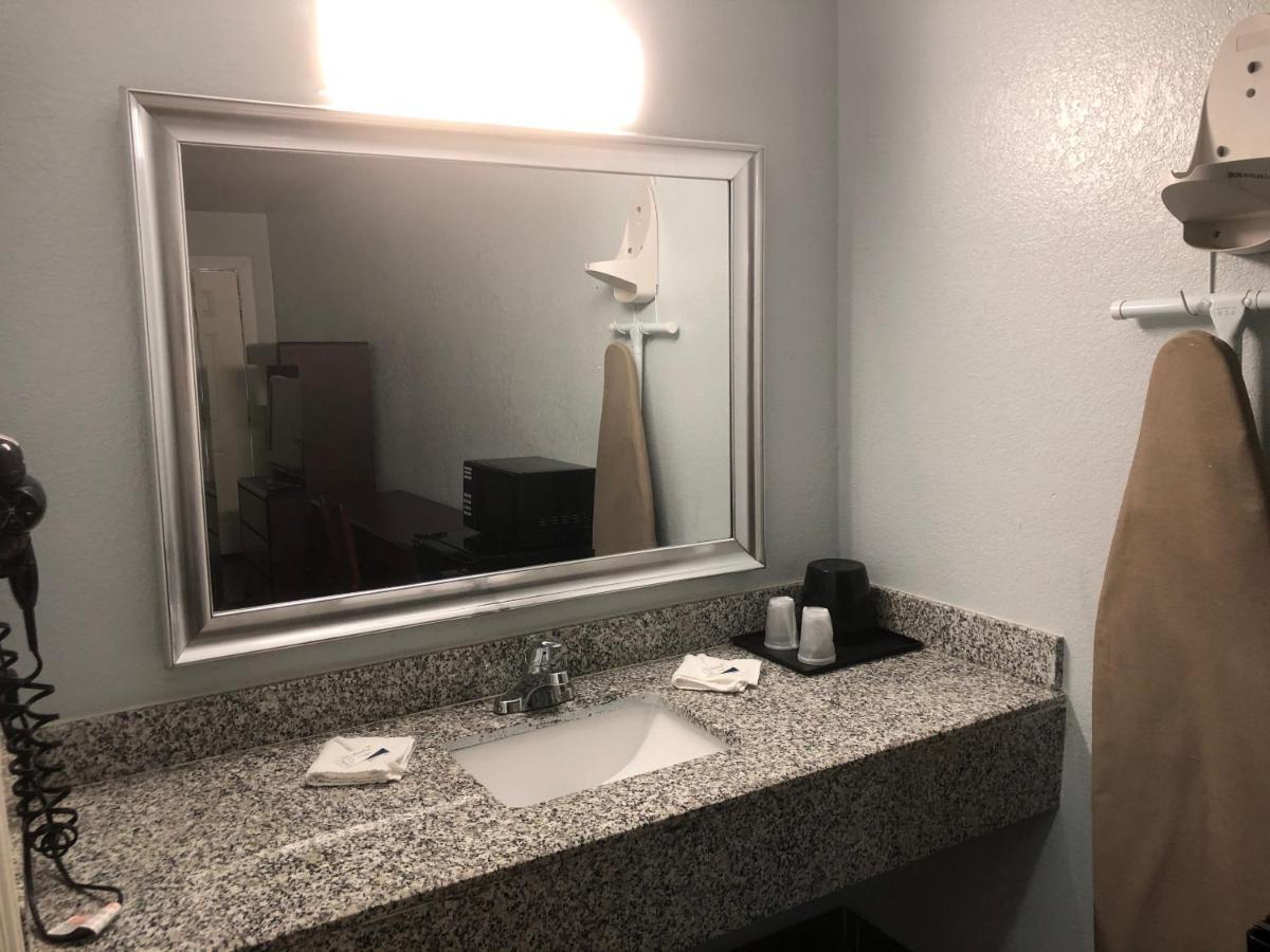 Hwy 59 Motel Laredo Medical Center Luaran gambar