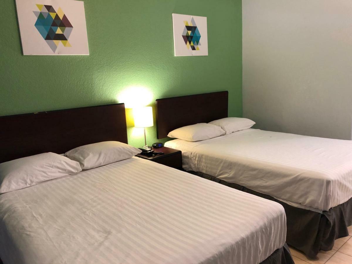 Hwy 59 Motel Laredo Medical Center Luaran gambar